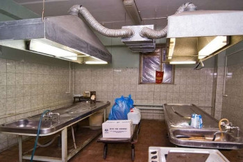 Фотография к новости: Депутаты обеспокоены заражением работников моргов из-за изношенности зданий 