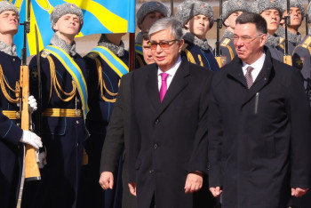 Фотография к новости: Президент Казахстана Токаев прибыл в Россию с первым официальным визитом