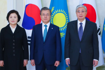 Фотография к новости: Президенты Казахстана и Кореи встретились в Нур-Султане