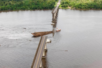 Фотография к новости: Судно обрушило мост в Бразилии
