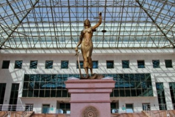 Фотография к новости: Позволявший азартные игры заключенным экс-начальник колонии в Шымкенте освобожден от ответственности