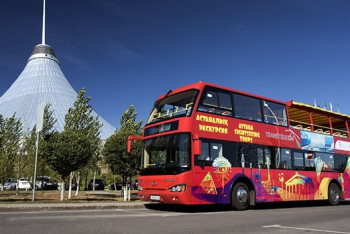 Фотография к новости: В столице к праздникам запускают бесплатные экскурсии на двухэтажных автобусах 