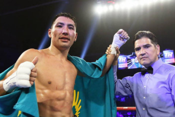 Фотография к новости: Жанибек Алимханулы уверенно выиграл титулы чемпиона WBO и WBC