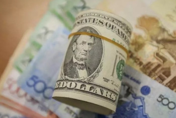 Фотография к новости: Курс доллара на KASE составил 380 тенге