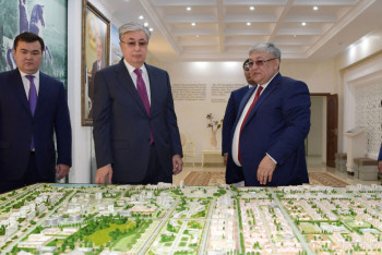 Фотография к новости: Токаев отметил высокие показатели Кызылординской области в строительной сфере