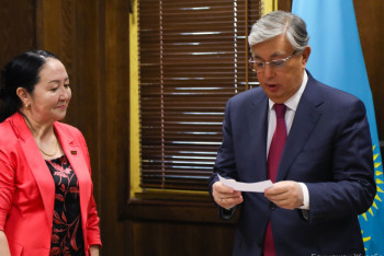 Фотография к новости: Токаев сдал экзамен на знание государственного языка без замечаний 