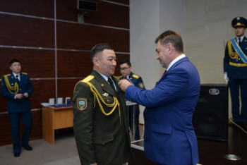 Фотография к новости: За спасение 7-летней девочки пожарный из СКО получил медаль "Ерлігі үшін"