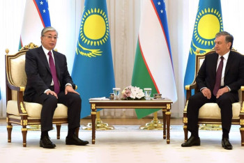 Фотография к новости: Токаев выразил благодарность Мирзиёеву