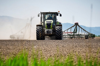 Фотография к новости: 380 тыс. тонн дизтоплива выделено на проведение посевных работ в 2019 году