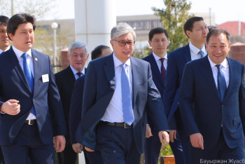 Фотография к новости: Касым-Жомарт Токаев посетил ЦОП и поликлинику в Актау