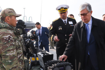 Фотография к новости: Касым-Жомарт Токаев посетил морской порт Актау