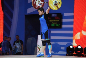 Фотография к новости: Раушан Мешитханова взяла бронзу на чемпионате Азии по тяжелой атлетике