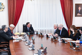 Фотография к новости: Мамин провел встречу с Госминистром по делам Европы и Америки МИД Великобритании