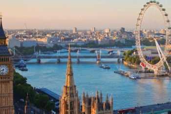 Фотография к новости: В Лондоне ввели ежедневный сбор за загрязнение автомобилями окружающей среды