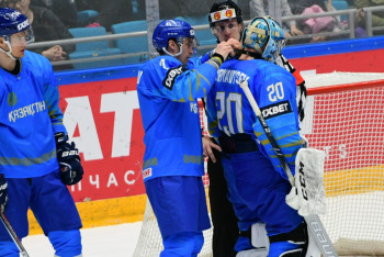 Фотография к новости: Победой над  Венгрией завершили чемпионат казахстанские хоккеисты