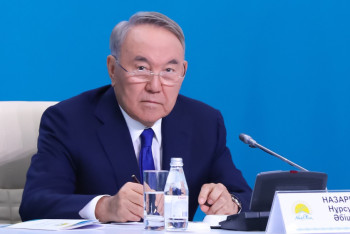 Фотография к новости: Назарбаев: Я буду работать для поддержки нового президента 