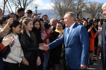 Фотография к новости: Назарбаев встретился с общественностью Алматинской области