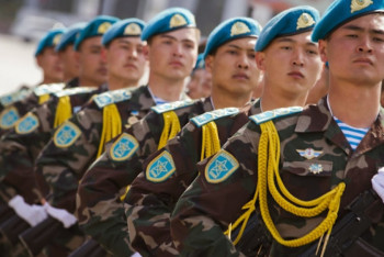 Фотография к новости: День защитника Отечества отмечают в Казахстане