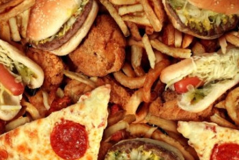 Фотография к новости: Какие заболевания возможны у любителей фаст-фуда