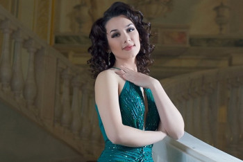 Фотография к новости: Мария Мудряк отметила юбилей в родной школе в Павлодаре 