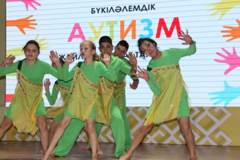 Фотография к новости: Всемирный день информации об аутизме отметили в Таразе по-особому