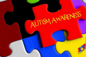 Фотография к новости: Флешмоб "Золотым детям - золотые шары" прошел в Алматы 