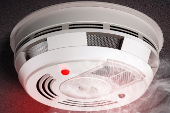 Фотография к новости: Датчики дыма устанавливают в многодетных семьях Уральска