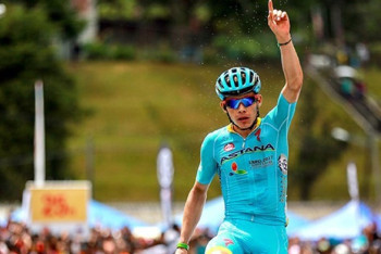 Фотография к новости: Колумбийский лидер "Астаны" Лопес занял четвертое место на первом этапе гонки в Италии