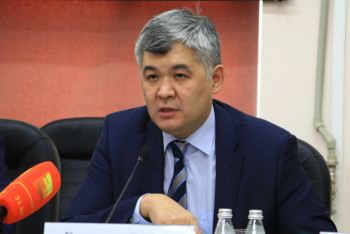 Фотография к новости: Как будут повышать зарплаты казахстанским медработникам, рассказал Биртанов