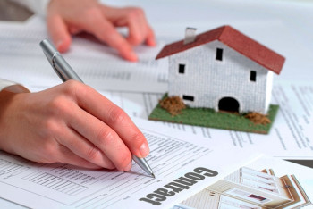 Фотография к новости: За март казахстанцы совершили рекордное количество сделок купли-продажи 