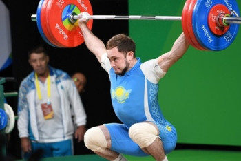 Фотография к новости: Денис Уланов завоевал бронзу на Чемпионате Азии по тяжелой атлетике 