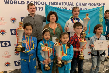 Фотография к новости: Школьники Казахстана завоевали 8 медалей на чемпионате мира по шахматам