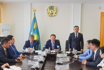 Фотография к новости: Необходимы современные автобусы, высотки и снос ветхого жилья – аким СКО о Петропавловске