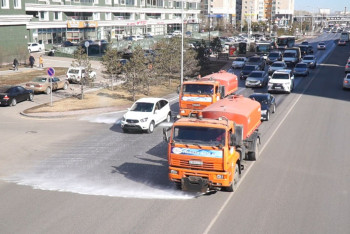 Фотография к новости: Улицы Нур-Султана начали мыть шампунем