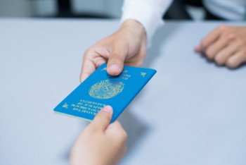 Фотография к новости: Многодетная гражданка Украины получит паспорт Казахстана