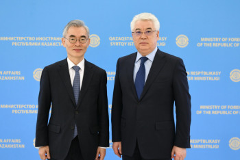 Фотография к новости: Министр иностранных дел принял Посла Республики Корея