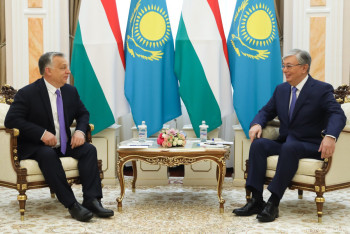 Фотография к новости: Токаев встретился с премьер-министром Венгрии