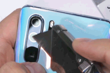 Фотография к новости:  Краш-тест: смартфон поцарапали, погнули, подожгли и сняли на видео