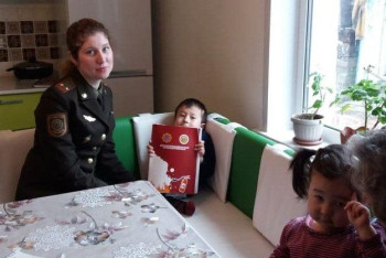 Фотография к новости: В ВКО устанавливают датчики угарного газа в семьях с детьми с ограниченными возможностями