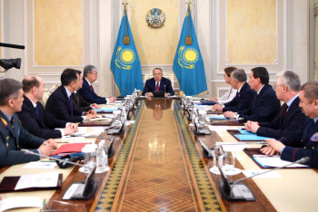 Фотография к новости: Назарбаев провел заседание Совета Безопасности РК