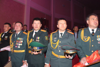 Фотография к новости: Военнослужащие Актобе взяли шефство над детьми-сиротами