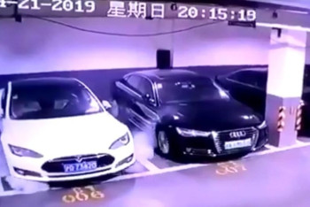 Фотография к новости: Взрыв автомобиля Tesla на парковке в Китае попал на видео