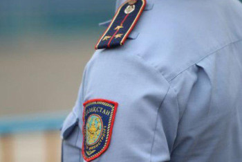 Фотография к новости: Павлодарский полицейский спас женщину от суицида