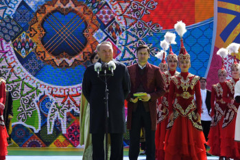 Фотография к новости: Елбасы поздравил казахстанцев с Днем единства народа 