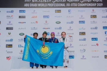 Фотография к новости: Юная казахстанка стала двукратной чемпионкой мира по джиу-джитсу