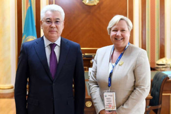 Фотография к новости: Атамкулов встретился с главой миссии ОБСЕ по наблюдению за выборами в РК