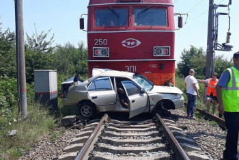 Фотография к новости: В Павлодарской области пьяный водитель врезался в грузовой поезд