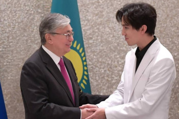 Фотография к новости: Токаев пожелал Димашу Кудайбергену новых успехов