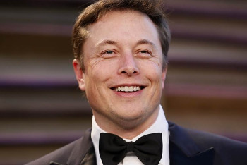 Фотография к новости: Илон Маск пообщался с подписчиками на русском