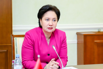 Фотография к новости: Абдыкаликова провела встречу с послом Туркменистана 